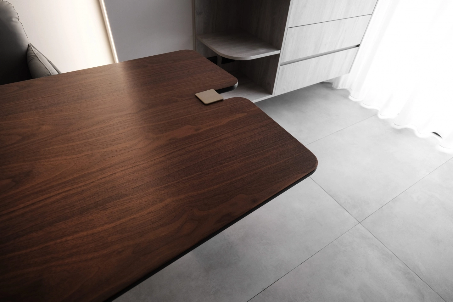 胡桃木紋桌面